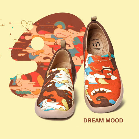 UIN Women's Slip Ons Canvas Lightweight Flats Sneakers Walking Casual Art Painted Travel Shoes Dream Mood