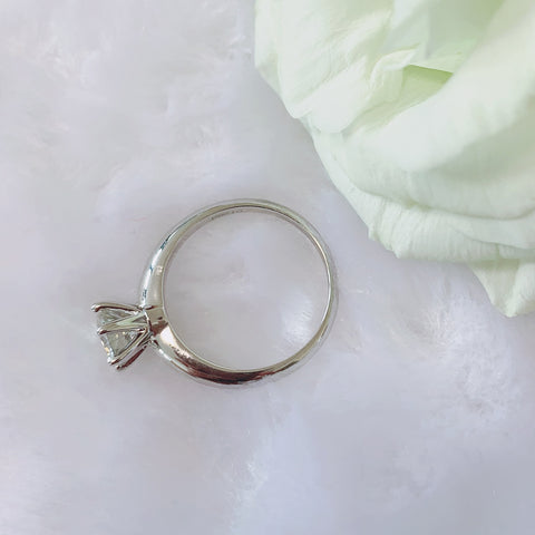 Classic style Diamond jewelry Moissanite ring